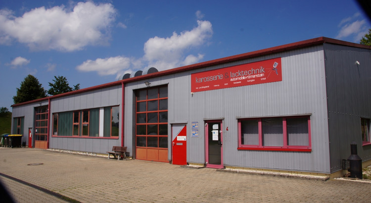 Galeriebild zu Unsere Karosserie- und Lackierwerkstatt in Römerstein-Böhringen-1